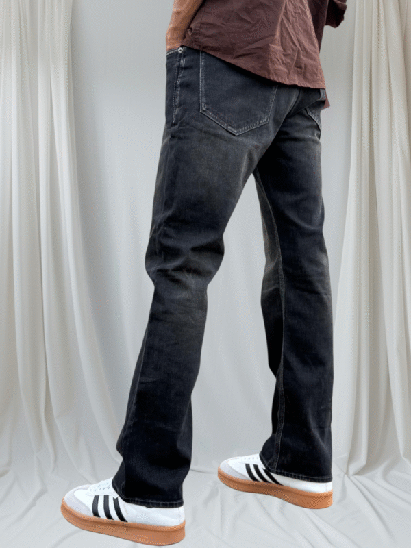 Non strech straight fit charcoal colour jean