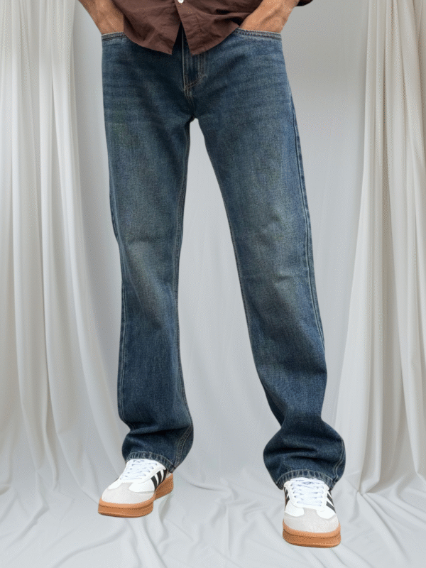 Non strech straight fit dark blue colour jean