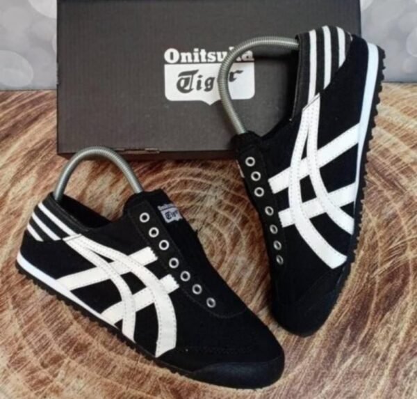 ONITSUKA TIGER SHOES (Black/White) ONITSUKA TIGER SHOES (Black/White)